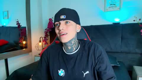 AdamsWalkerr  online show from 19, 3, 2026