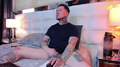 Snapshot of adamtatts chatting on 23, 10, 2025 Adam online show from 23, 10, 2025