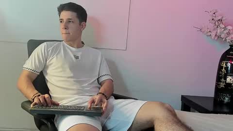 Snapshot of adan_rivas chatting on 25, 12, 2024 adan online show from 25, 12, 2024