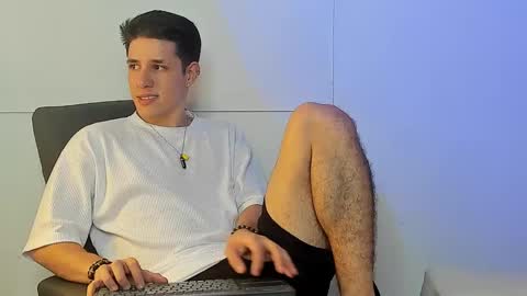 Snapshot of adan_rivas chatting on 27, 12, 2024 adan online show from 27, 12, 2024