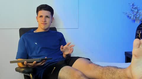 Snapshot of adan_rivas chatting on 10, 1, 2025 adan online show from 10, 1, 2025