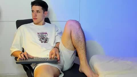Snapshot of adan_rivas chatting on 15, 1, 2025 adan online show from 15, 1, 2025