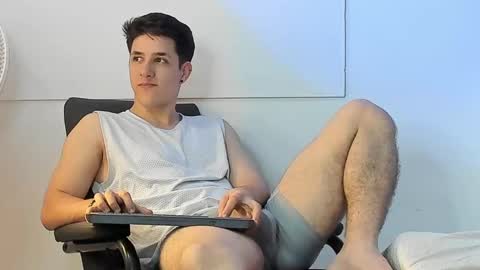 Snapshot of adan_rivas chatting on 7, 3, 2025 adan online show from 7, 3, 2025