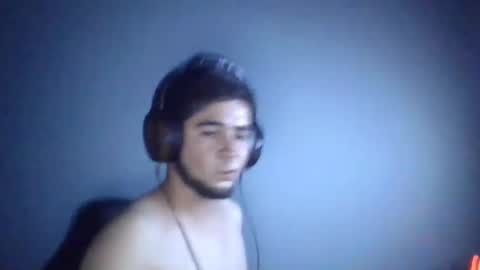 adanflores28 online show from 23, 11, 2025