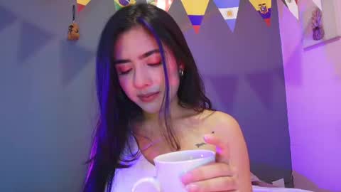 Snapshot of adara_johnson_ chatting on 22, 6, 2026 Adara Johnson online show from 22, 6, 2026