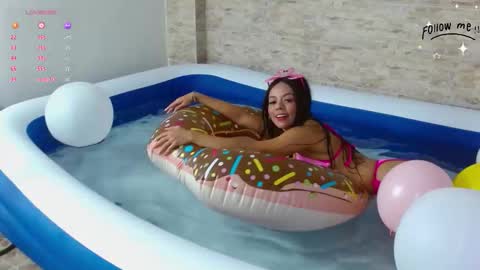 Snapshot of adara_lee chatting on 20, 12, 2025 sofi online show from 20, 12, 2025