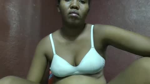 Snapshot of adelealy chatting on 24, 2, 2025 adelealy online show from 24, 2, 2025