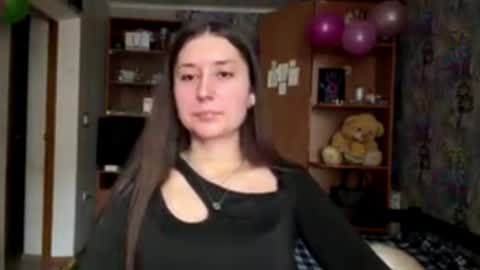 Poly online show from 25, 2, 2026