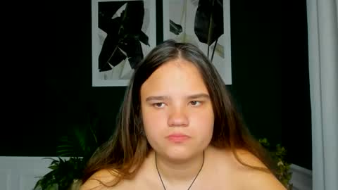 Snapshot of adelecruzz chatting on 8, 5, 2026 adelecruzz online show from 8, 5, 2026