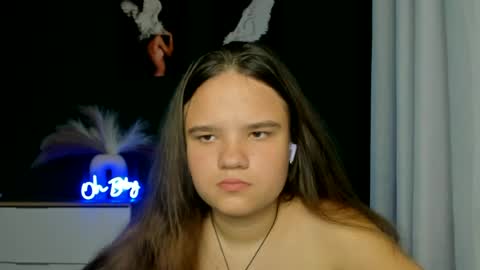 adelecruzz online show from 13, 6, 2026