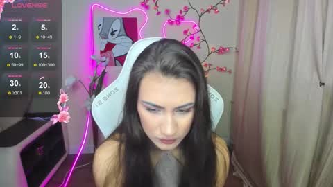 Snapshot of adeleluu chatting on 1, 12, 2025 Adel online show from 1, 12, 2025