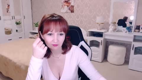 Snapshot of adelemoran chatting on 8, 3, 2025 AdeleMoran online show from 8, 3, 2025