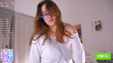 Snapshot of adeles_vibes chatting on 31, 10, 2025 Adele online show from 31, 10, 2025