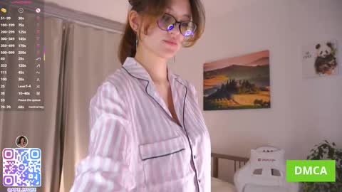 Snapshot of adeles_vibes chatting on 7, 11, 2025 Adele online show from 7, 11, 2025