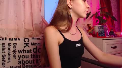 Snapshot of adelin_maxwell chatting on 25, 1, 2025 Lina online show from 25, 1, 2025