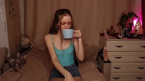 Snapshot of adelin_maxwell chatting on 6, 3, 2025 Lina online show from 6, 3, 2025