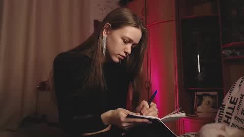 Snapshot of adelin_maxwell chatting on 9, 3, 2025 Lina online show from 9, 3, 2025