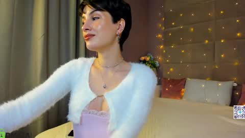 Adeline Perle online show from 18, 10, 2025