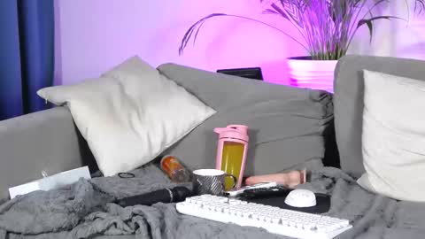 Adeline online show from 13, 10, 2025