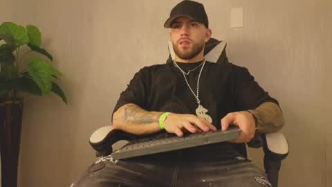 Ades online show from 2, 11, 2025