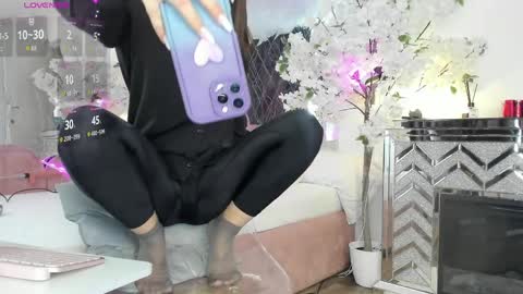 Adona online show from 8, 4, 2026