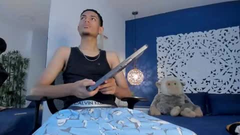 adonis_wb online show from 18, 9, 2025