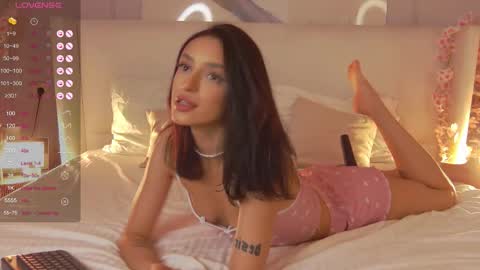 adoracortes online show from 15, 10, 2025