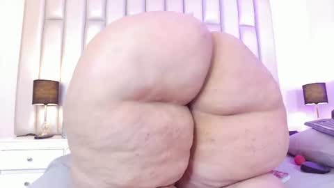 Snapshot of adreeaperez1 chatting on 11, 7, 2026 ANDREA PEREZ online show from 11, 7, 2026