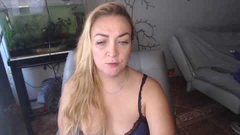 Adriana Paredes  online show from 10, 3, 2025