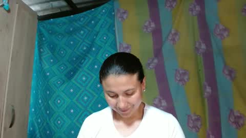 Adriana Tellez online show from 6, 1, 2025