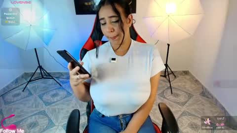 adrianax28 online show from 23, 4, 2026