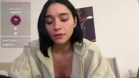 Adrianna  online show from 19, 11, 2025