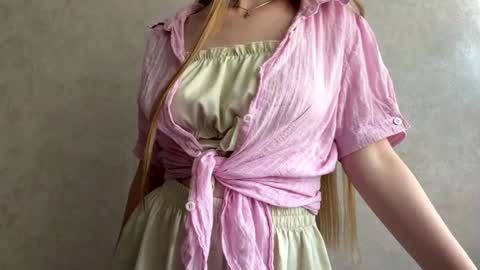 Snapshot of adriannemuldowney chatting on 1, 7, 2026 Caroline online show from 1, 7, 2026
