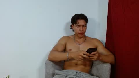 adriel_escalante online show from 25, 9, 2025