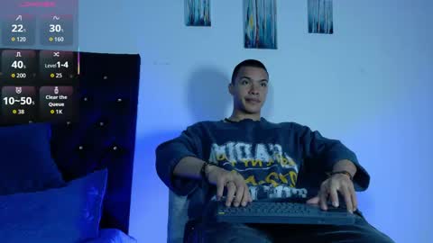 adriel_escalante online show from 20, 4, 2026