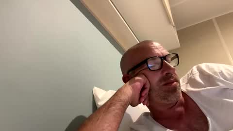 adrienfromparis online show from 21, 5, 2026