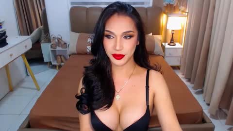 Snapshot of adychavez chatting on 25, 2, 2025 Ur Dream girl online show from 25, 2, 2025