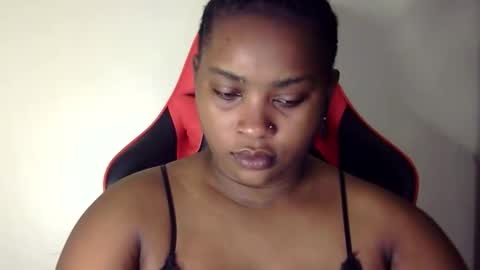 Snapshot of african001 chatting on 23, 10, 2025 stella online show from 23, 10, 2025