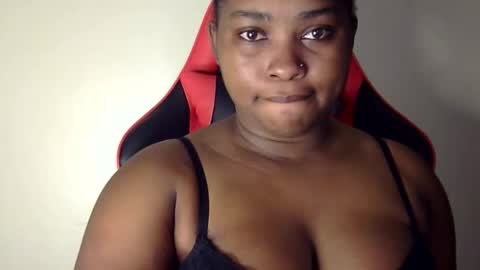 Snapshot of african001 chatting on 26, 10, 2025 stella online show from 26, 10, 2025