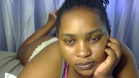 Snapshot of african001 chatting on 14, 11, 2025 stella online show from 14, 11, 2025