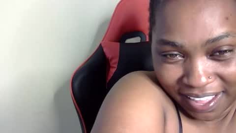 Snapshot of african001 chatting on 30, 11, 2025 stella online show from 30, 11, 2025