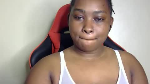 Snapshot of african001 chatting on 30, 11, 2025 stella online show from 30, 11, 2025