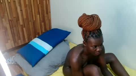 Snapshot of african_petite14 chatting on 8, 7, 2026 African petite14 online show from 8, 7, 2026
