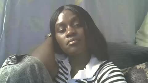 Snapshot of afronubians_ chatting on 7, 4, 2026 pink and josphen online show from 7, 4, 2026