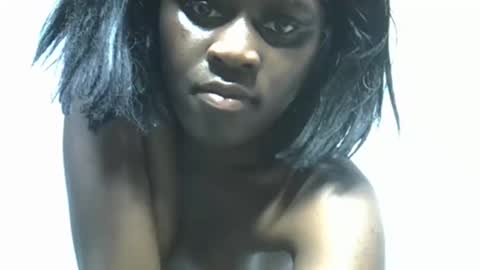 Snapshot of afronubians_ chatting on 16, 4, 2026 pink and josphen online show from 16, 4, 2026