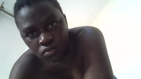 Snapshot of afronubians_ chatting on 18, 5, 2026 pink and josphen online show from 18, 5, 2026