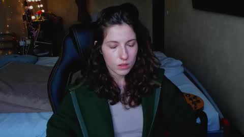 Snapshot of agata_in_wonderland chatting on 4, 11, 2025 agata_in_wonderland online show from 4, 11, 2025