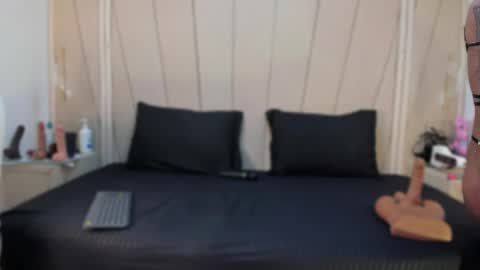 Agatha Steel online show from 15, 4, 2026