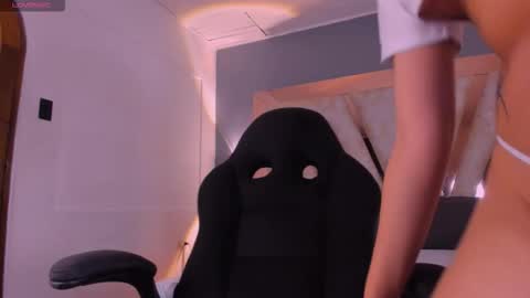 agathauwudoll online show from 15, 3, 2026