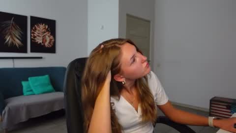 Snapshot of agelina_summer chatting on 3, 8, 2026 Agelina Lilly Laura online show from 3, 8, 2026